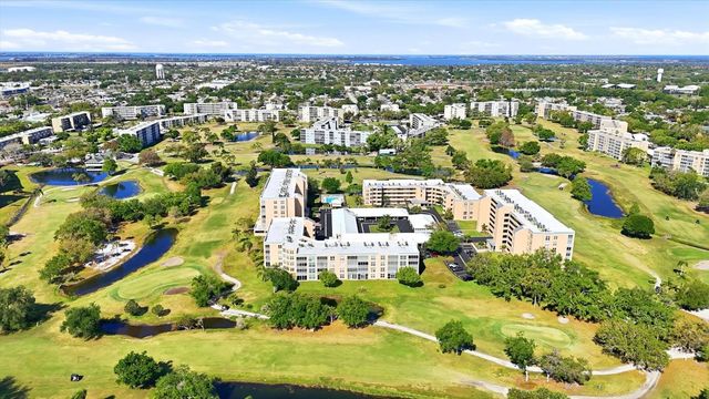 4460 FAIRWAYS BLVD. 302, Bradenton, FL 34209