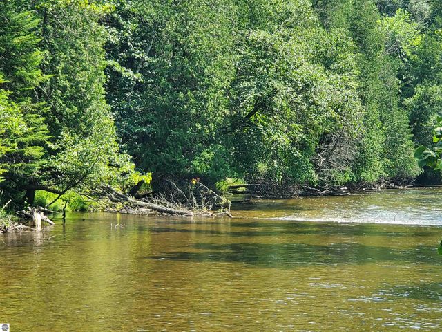 3227 S Garfield Road, Kingsley, MI 49649