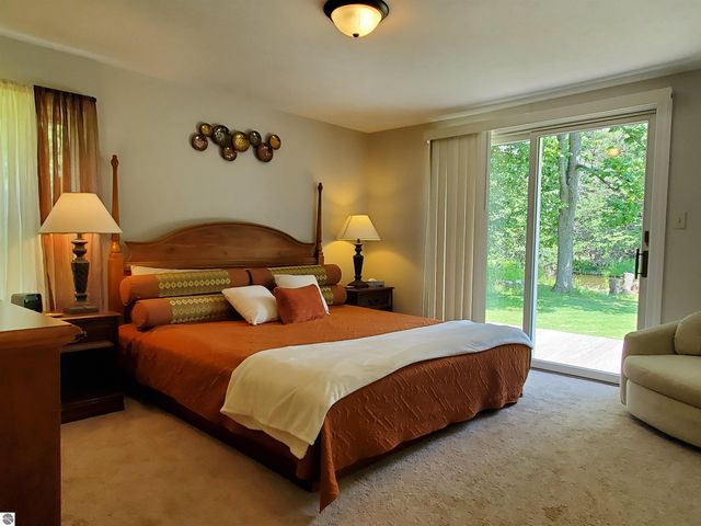 3227 S Garfield Road, Kingsley, MI 49649