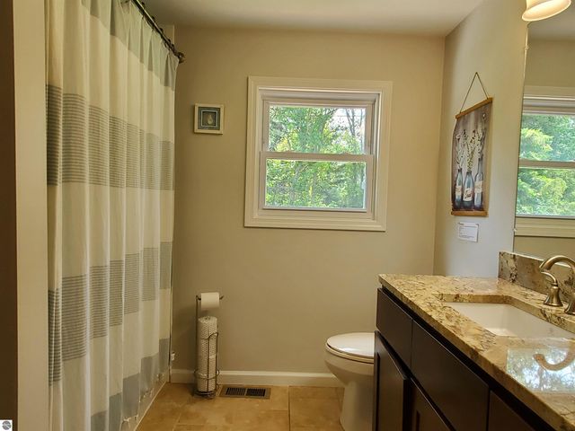 3227 S Garfield Road, Kingsley, MI 49649