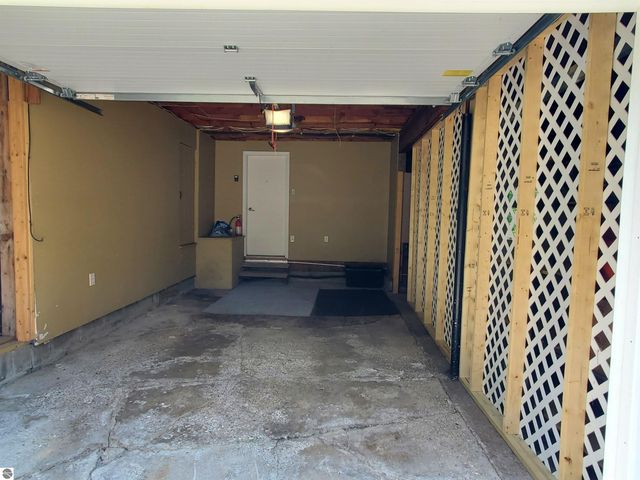 3227 S Garfield Road, Kingsley, MI 49649