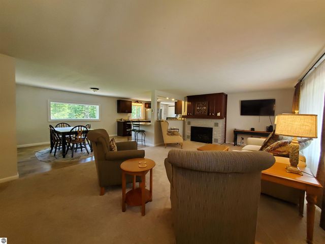 3227 S Garfield Road, Kingsley, MI 49649