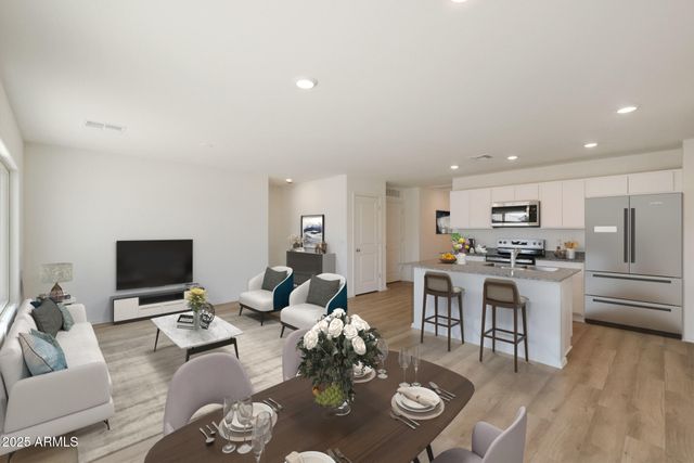 1327 W AZTEC Drive, Coolidge, AZ 85128