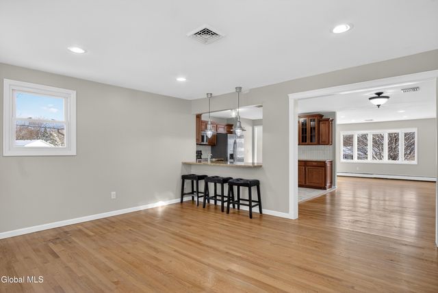 21 Langmore Lane, Brunswick, NY 12180