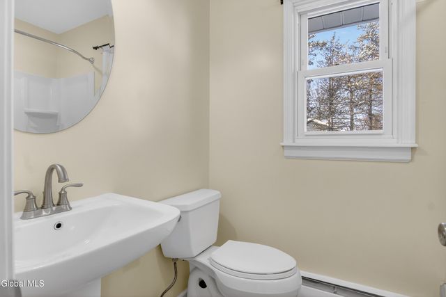 21 Langmore Lane, Brunswick, NY 12180