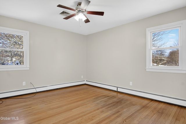 21 Langmore Lane, Brunswick, NY 12180