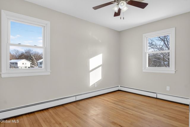 21 Langmore Lane, Brunswick, NY 12180