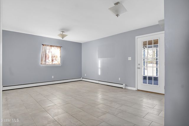 21 Langmore Lane, Brunswick, NY 12180