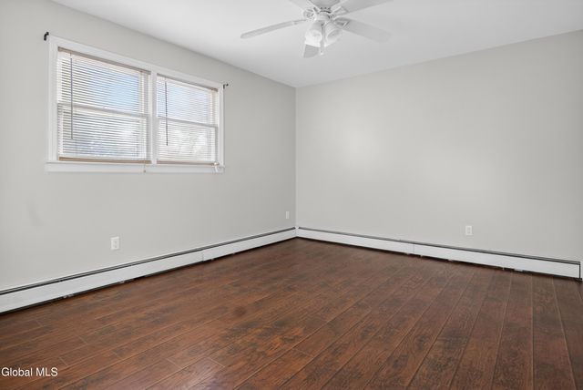 21 Langmore Lane, Brunswick, NY 12180