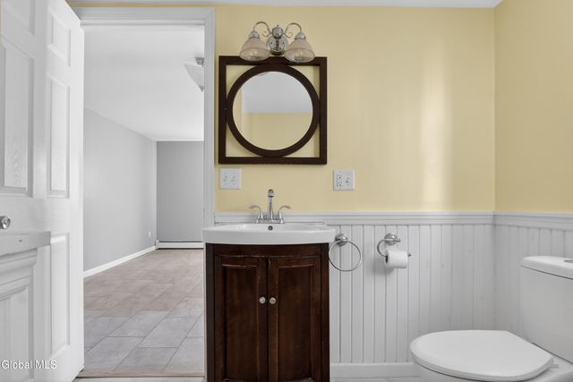 21 Langmore Lane, Brunswick, NY 12180