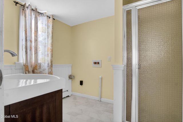 21 Langmore Lane, Brunswick, NY 12180