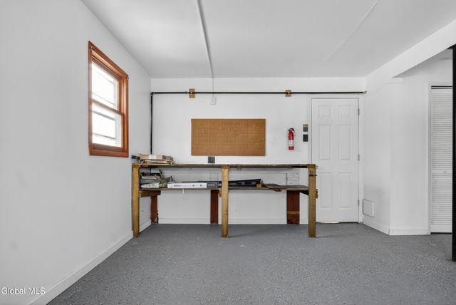 21 Langmore Lane, Brunswick, NY 12180