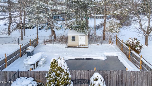 21 Langmore Lane, Brunswick, NY 12180