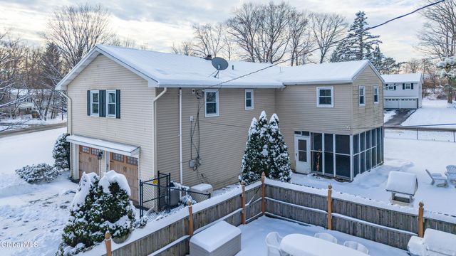 21 Langmore Lane, Brunswick, NY 12180