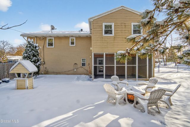 21 Langmore Lane, Brunswick, NY 12180