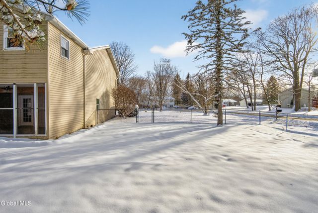 21 Langmore Lane, Brunswick, NY 12180