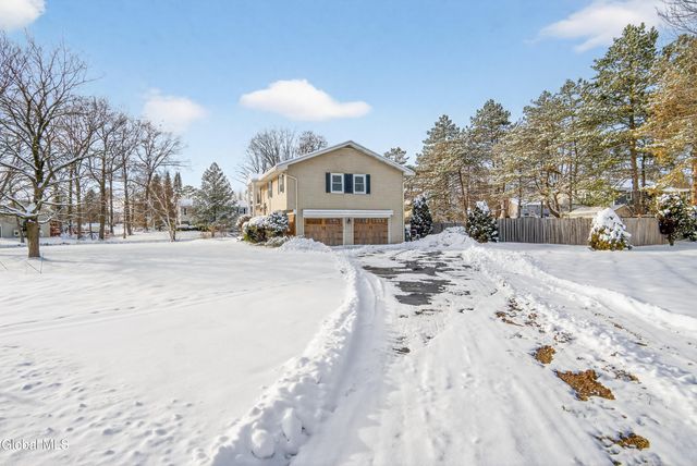 21 Langmore Lane, Brunswick, NY 12180