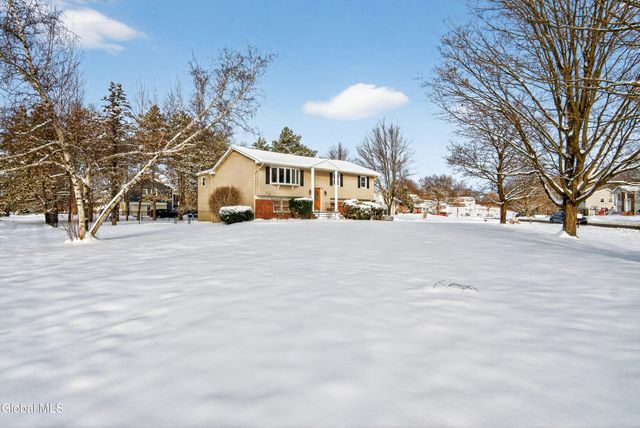 21 Langmore Lane, Brunswick, NY 12180