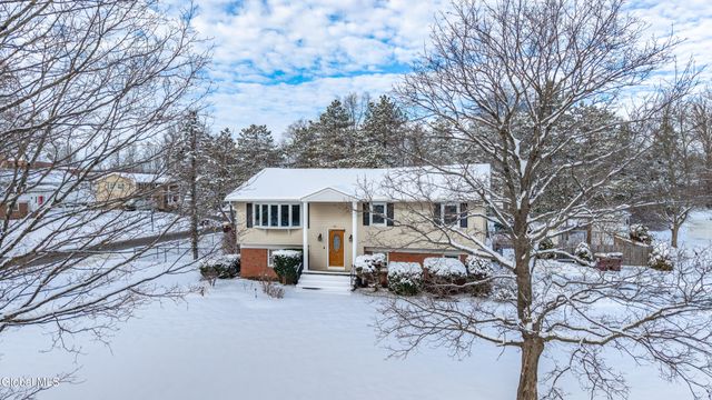 21 Langmore Lane, Brunswick, NY 12180