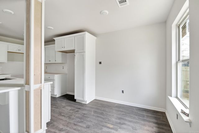 101 LLOYD HENDERSON Road, Beebe, AR 72012