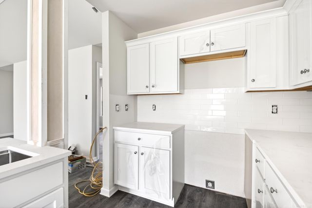 101 LLOYD HENDERSON Road, Beebe, AR 72012