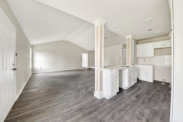 101 LLOYD HENDERSON Road, Beebe, AR 72012