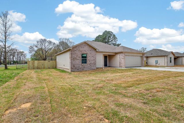 101 LLOYD HENDERSON Road, Beebe, AR 72012