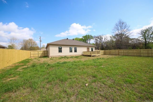 101 LLOYD HENDERSON Road, Beebe, AR 72012