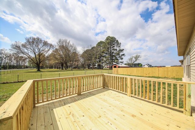 101 LLOYD HENDERSON Road, Beebe, AR 72012