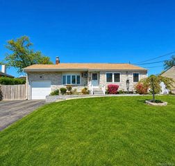 27 Stockton Street, Brentwood, NY 11717