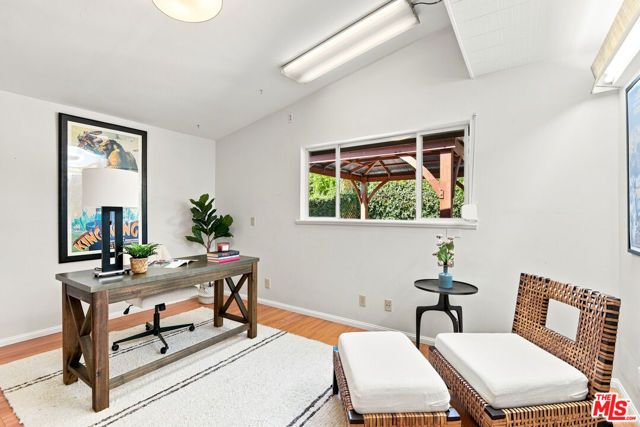 6443 Graves Avenue, Los Angeles, CA 91406