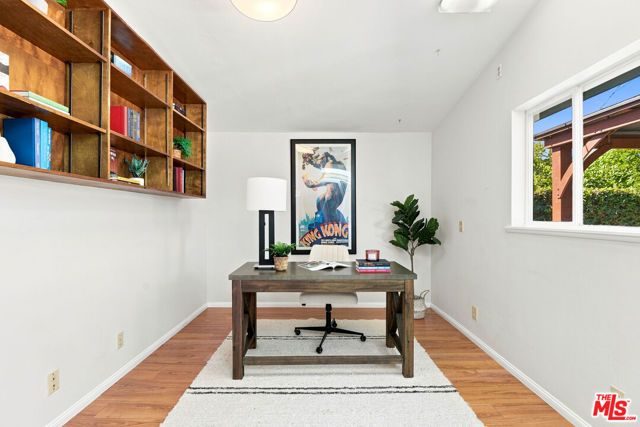 6443 Graves Avenue, Los Angeles, CA 91406