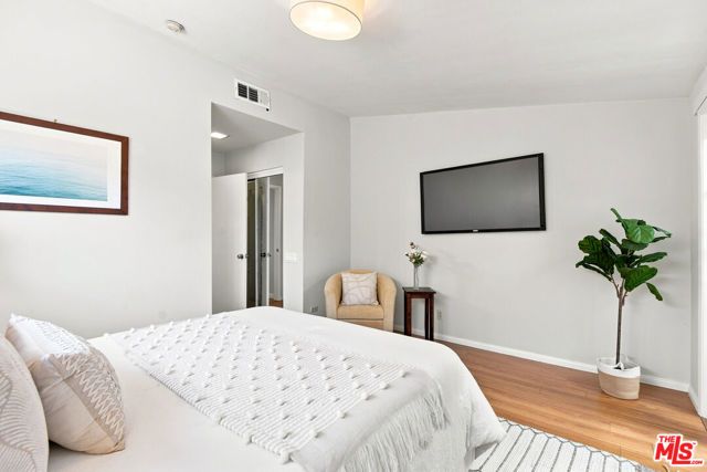 6443 Graves Avenue, Los Angeles, CA 91406