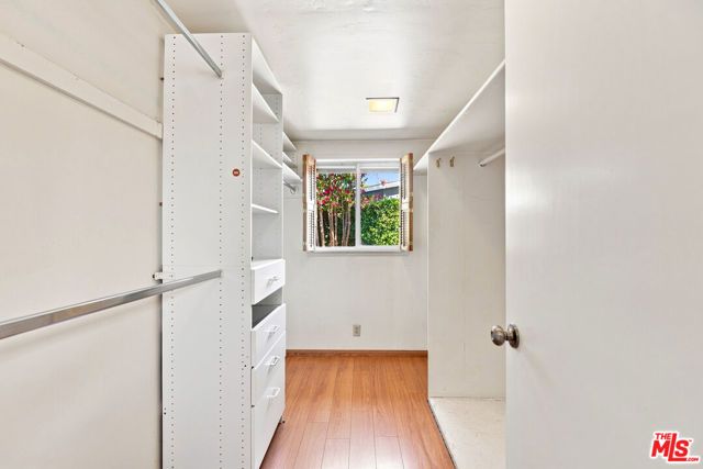 6443 Graves Avenue, Los Angeles, CA 91406