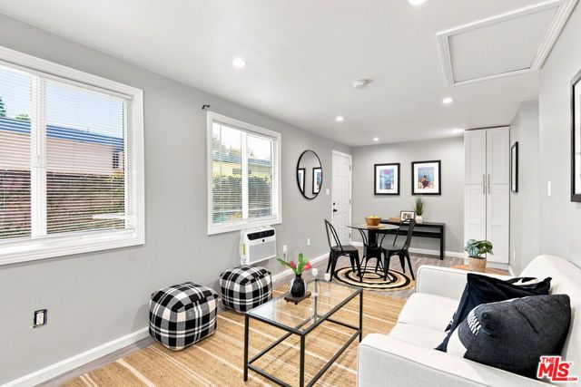 6443 Graves Avenue, Los Angeles, CA 91406