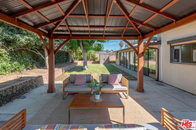 6443 Graves Avenue, Los Angeles, CA 91406