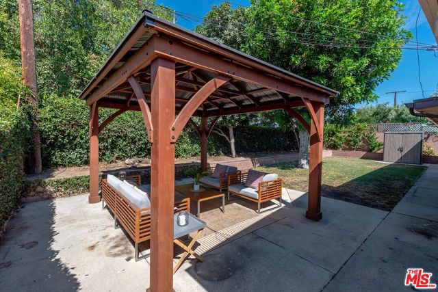 6443 Graves Avenue, Los Angeles, CA 91406