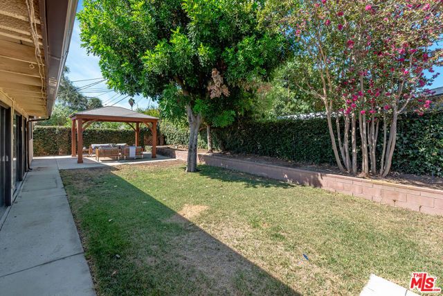 6443 Graves Avenue, Los Angeles, CA 91406