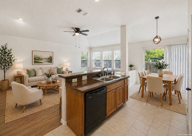 8346 Copperglen, Converse, TX 78109