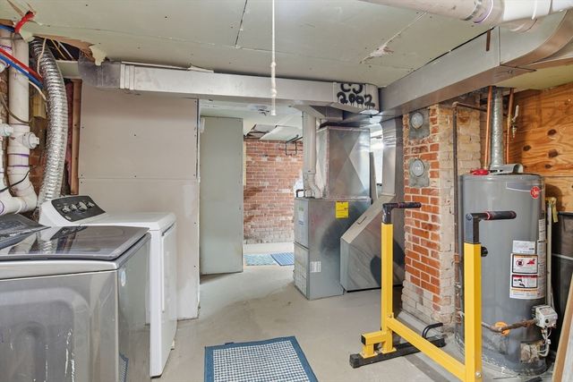 410 Allen St, Springfield, MA 01118