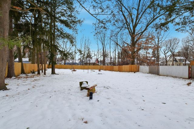 410 Allen St, Springfield, MA 01118