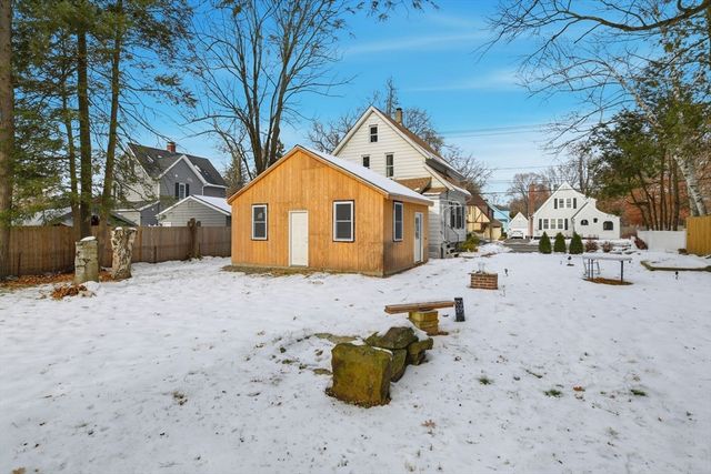 410 Allen St, Springfield, MA 01118