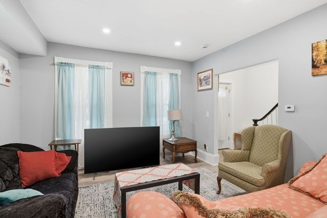 410 Allen St, Springfield, MA 01118