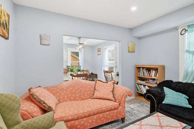 410 Allen St, Springfield, MA 01118