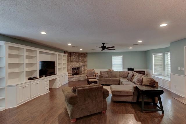 1911 Cypress Court, Gainesville, TX 76240