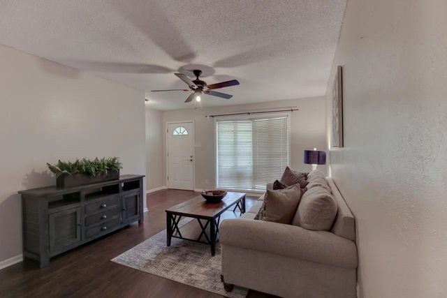 1911 Cypress Court, Gainesville, TX 76240