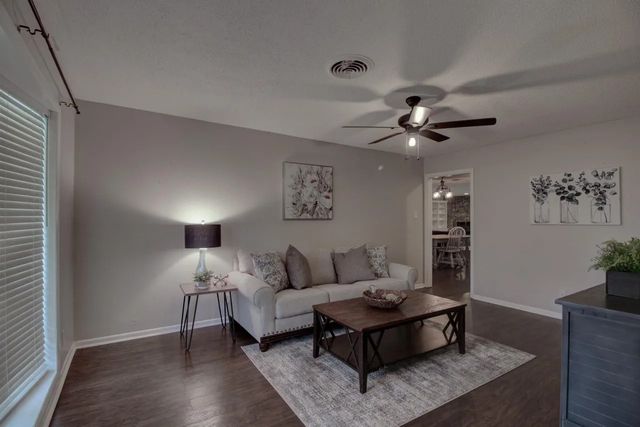 1911 Cypress Court, Gainesville, TX 76240