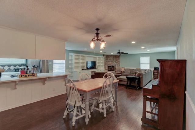 1911 Cypress Court, Gainesville, TX 76240