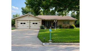 1911 Cypress Court, Gainesville, TX 76240