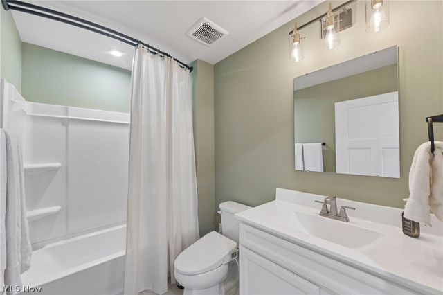 34703 Maurer Boulevard, Grafton, OH 44044